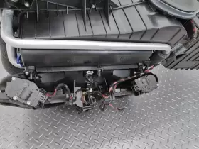 64119163330 BMW Xdrive Ac Hvac Climate Heater Core Housing #3