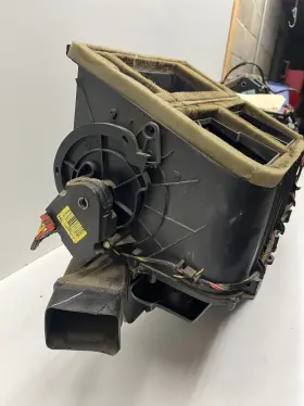 25840537 GENERAL MOTORS Gas Heater Box 2500 Chevrolet Gmc #3