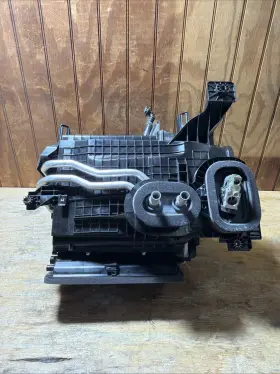 VA56-61-130A MAZDA Heater Core