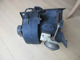 27071-U0100 NISSAN Blower Motor Housing 260Z 280Z Datsun #2