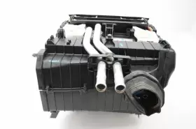 8T1816005B PORSCHE Macan Heater Core Evaporator Housing #3