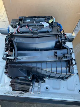 8T1816005 PORSCHE Macan Heater Core Evaporator Housing Hvac #2