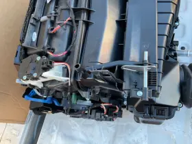 8T1816005 PORSCHE Macan Heater Core Evaporator Housing Hvac #3